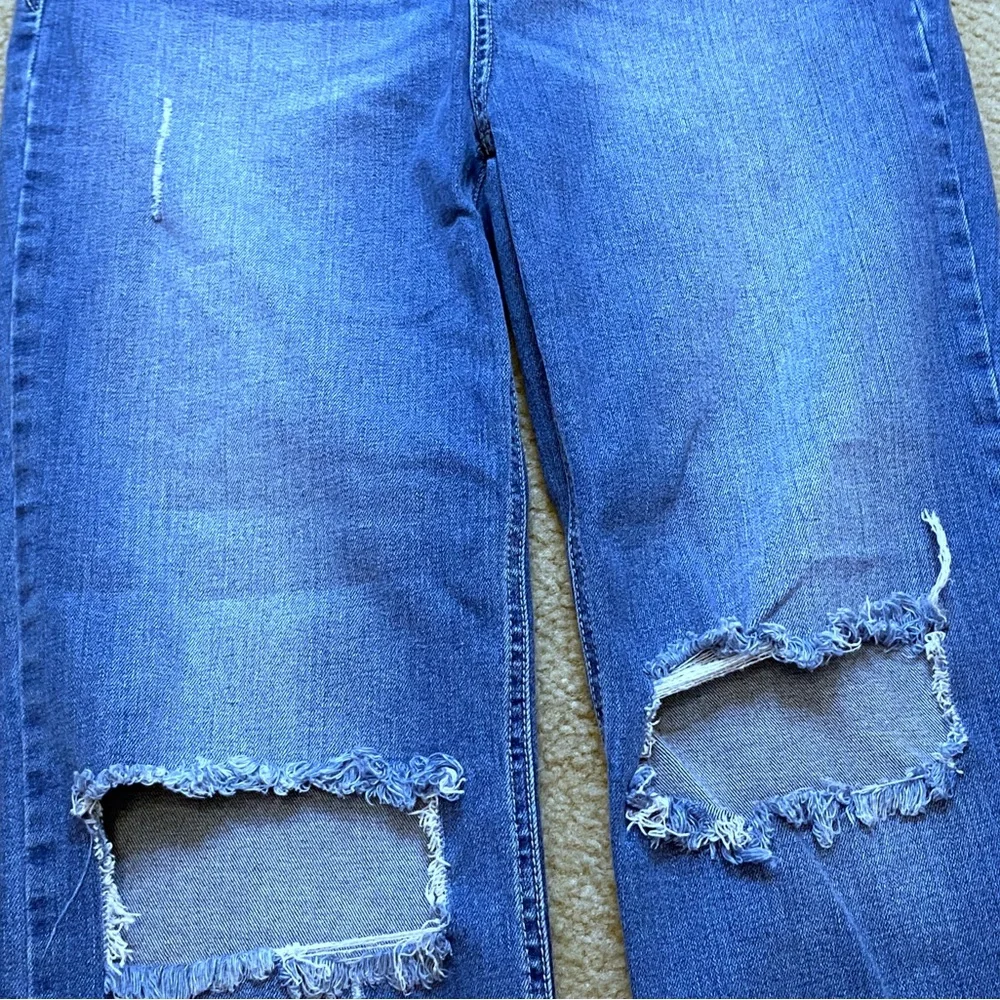 Sneak Peak Jeans - Picture 5 of 7